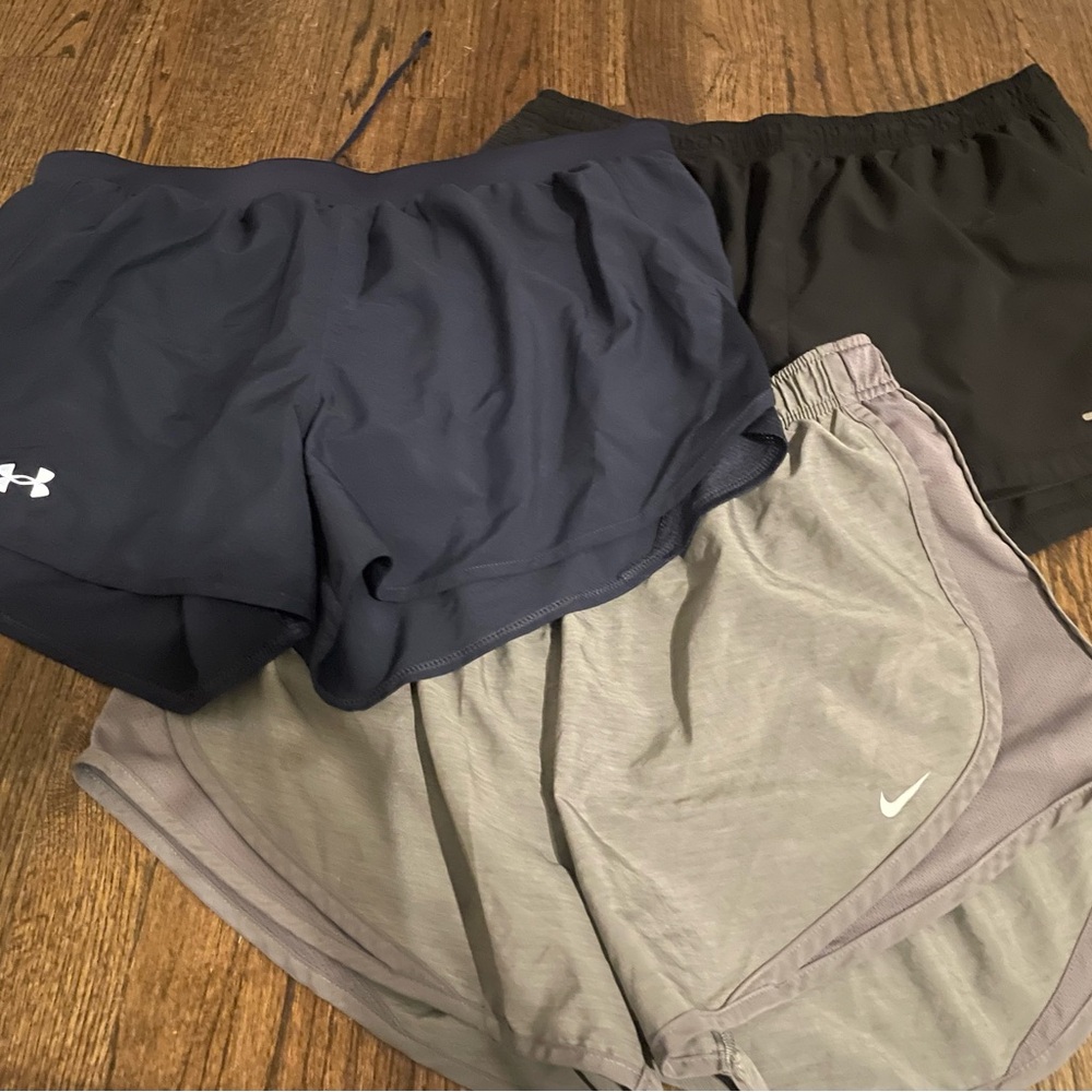 Set of 3 women’s running shorts UA, Nike